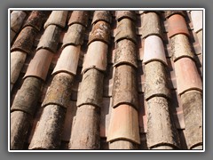 3.11 Grignan, Provence, roof tile